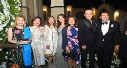 إلهام شاهين تهنئ هاني رمزي بزفاف نجله
