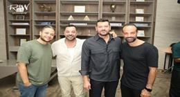 عمرو يوسف يشارك جمهوره صورا من كواليس فيلم السلم والثعبان
