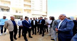 وزير الإسكان يتفقد مشروع سكن مصر ومحطة رفع صرف صحي بالقاهرة الجديدة