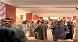 استمرار الإقبال أمام لجان مدرسة العشي بالأقصر في اليوم الأول لانتخابات مجلس النواب