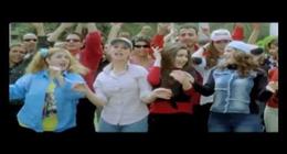 مي عز الدين تكسر حزنها بإعلان خبر زواجها.. هل شجعتها منة شلبي؟
