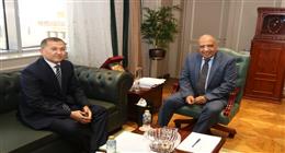 وزير الكهرباء يبحث مع سفير أوزبكستان آليات تنفيذ مشروعات في الطاقة المتجددة