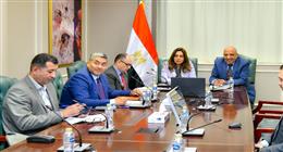 «الكهرباء» و«البيئة» تناقشان تعزيز التعاون لتعظيم العوائد من الموارد الطبيعية
