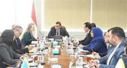 وزير الإسكان يبحث مع البنك الدولي تعزيز المدن الذكية والتنمية الحضرية بمصر