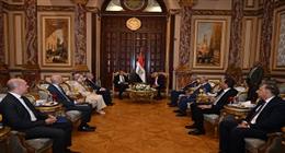 وزير الخارجية يهنئ المستشار عصام فريد لتوليه رئاسة مجلس الشيوخ