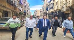نائب محافظ القاهرة يناشد المحلات بعدم التعدي على حرم الطريق   