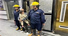 إنقاذ شخص وطفله بعد احتجازهما داخل مصعد أحد العقارات في الفيوم