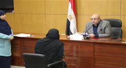 محافظ بني سويف يوجه بصرف مساعدات مالية لثلاث أسر من الأولى بالرعاية