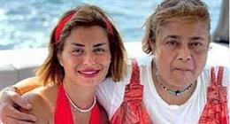 منة فضالي تكشف إصابة والدتها في قدمها (صورة) 