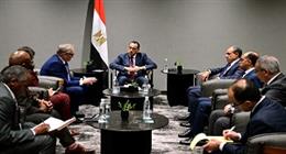 رئيس الوزراء يلتقي مسؤولي شركة «أنجلو جولد أشانتي» المستثمرة في منجم السكري للذهب