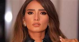 «كسر وتسمم».. زينة تكشف عن صعوبات واجهتها أثناء تصوير «ورد وشيكولاتة»