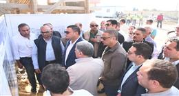 وزير الإسكان ومحافظ الفيوم يتفقدان توسعات محطة معالجة كحك بمركز يوسف الصديق