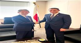 سفير مصر باليابان يبحث مع مساعد وزير الخارجية الياباني تعزيز الشراكة الاستراتيجية