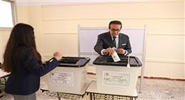 وزير الصحة يدلي بصوته في انتخابات مجلس النواب: المشاركة مسؤولية وطنية