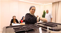 رئيسة «القومي للمرأة» تدلي بصوتها في انتخابات «النواب» وتشيد بتيسير مشاركة الناخبين