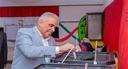 رئيس جامعة طنطا يدلي بصوته في انتخابات «النواب» بمدرسة أم المؤمنين بطنطا 