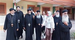 مطران شبرا الخيمة يدلي بصوته في الانتخابات.. ويدعو المواطنين للمشاركة في الاستحقاق الدستوري