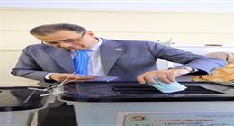 رئيس «التنظيم والإدارة» يدلي بصوته في انتخابات «النواب» بالتجمع الأول