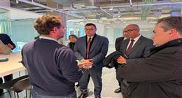 وزير الإسكان يبحث التعاون مع «أكسيونا» الإسبانية في مشروعات المياه والتحلية