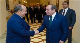 الرئيس السيسي يبحث مع الوزير الأول الجزائري تعزيز الشراكة ودعم جهود وقف حرب غزة