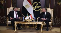 وزير الداخلية يبحث مع نظيره الجزائري التعاون الأمني المشترك  