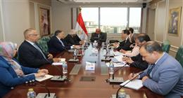 وزير الكهرباء يتابع آخر مستجدات مشروع الربط الكهربائي بين مصر وأوروبا 