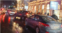 مصحوبة برعد وبرق.. أمطار غزيرة تضرب الإسكندرية (فيديو) 