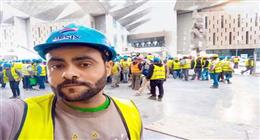 «أشرف» صاحب صورة عمال المتحف: «ماتخيلتش تطلع تريند»