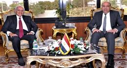 وزير الطيران يستقبل رئيس مجموعة كوبيلوزوس اليونانية لمتابعة فرص التعاون 