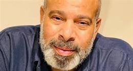 الفنان أحمد الحلواني: «شوفت الموت بعيني.. وأهملت في صحتي زمان»