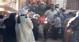 4 من أسرة واحدة.. أبناء «الخلافية» بأسيوط يشيعون ضحايا «حادث إسماعيل الليثي»