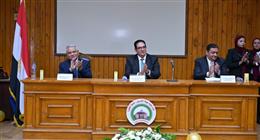 رئيس جامعة القاهرة يشهد احتفالية تكريم أبناء أعضاء هيئة التدريس المتفوقين