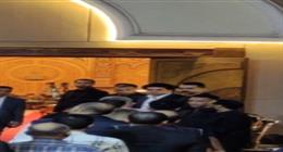 محمد رمضان يتلقى عزاء والده في مسجد الشرطة بالشيخ زايد (فيديو)