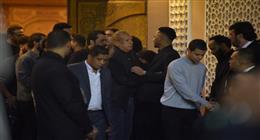 ميرفت أمين ومنذر رياحنة يصلان إلى عزاء والد محمد رمضان