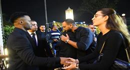  أول ظهور لـ هنادي مهنا وأحمد خالد صالح في عزاء والد محمد رمضان بعد شائعة انفصالهما (صور)