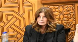 ميرفت أمين وجوري بكر تعزيان محمد رمضان في وفاة والده (صور)    
