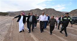 محافظ جنوب سيناء يوجه ببدء التشغيل التجريبي لساحة انتظار النقل الثقيل بطابا
