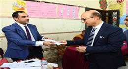 رئيس جامعة أسيوط يدلي بصوته في انتخابات النواب: صوت الناخب أمانة 