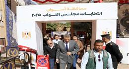محافظ أسوان يؤكد جاهزية لجان انتخابات النواب لاستقبال المواطنين اليوم وغدا 