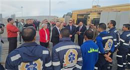 محافظ شمال سيناء يصطحب وفدا دبلوماسيا كنديا في جولة لمعبر رفح 