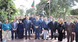 محافظ القليوبية يهدي درع المحافظة لسفير أذربيجان: ننتظر زيارة شعبكم للسياحة في مصر
