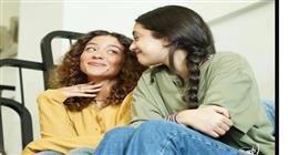 5 علامات تخبرك أن صديقك «توكسيك» على طريقة مسلسل «ميد تيرم».. اهرب عنه فورًا