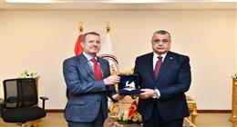 وزير الإنتاج الحربي يبحث التعاون مع تركيا في الصناعات الدفاعية بمعرض إيديكس 2025