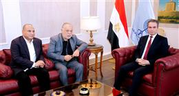 رئيس «الوطنية للإعلام» يبحث مع نقيبي الممثلين والسينمائيين سبل التعاون المشترك