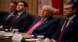 هل كان الرئيس الأمريكي ترامب نائما خلال اجتماع مجلس الوزراء بالبيت الأبيض؟