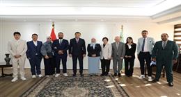 وزير الزراعة يبحث مع وفد صيني إنشاء مصنع مبيدات متطور 