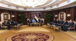 وزير الداخلية يستقبل وزير خارجية جنوب السودان لبحث سبل تعزيز التعاون المشترك