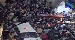 «وداع موجع».. آلاف الأهالي يشيعون جثماني شابين ضحيتي حادث البحيرة