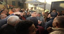 محافظ الجيزة يزور مصابي عقار إمبابة المنهار بالمستشفى العام 