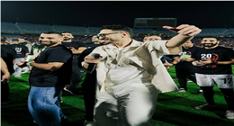 نشر صورته مع صلاح.. حمادة هلال يهنئ منتخب مصر بالفوز على زيمبابوي: والله وعملوها الرجالة